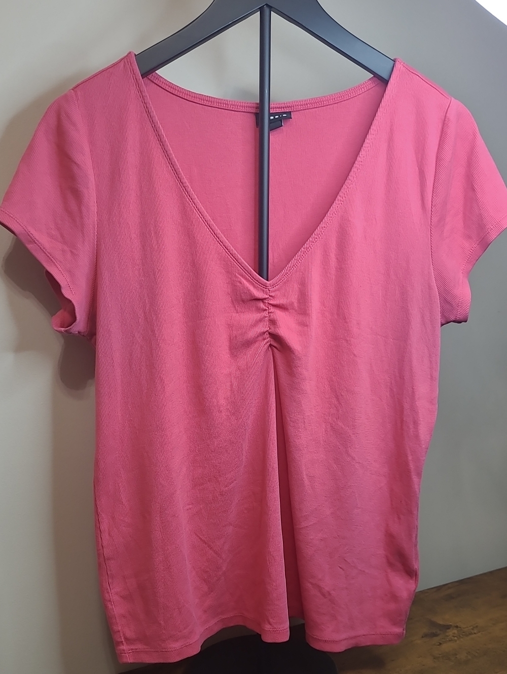 Torrid Coral Pink V-Neck Short Sleeve Top with Center Ruching size 2 (2X)